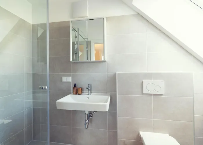 Leonart Living 54 公寓 *